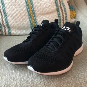 APL Techloom Pro- Size 10.5, Black, Worn Once